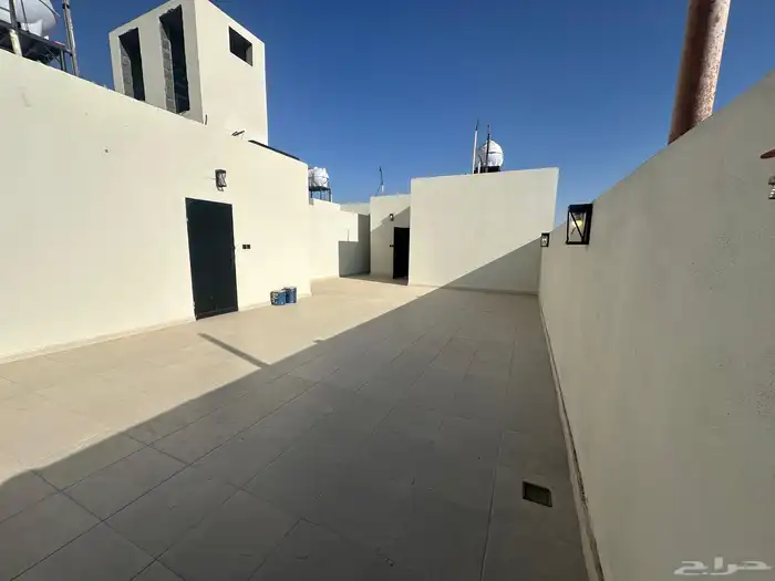 للإيجار فيلا روف علوي تبوك حي الورود ب3500 17