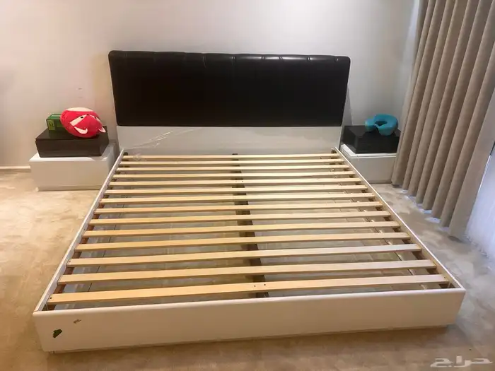 غرفة نوم مودرن خشب ماليزي نظيفة جدا 2