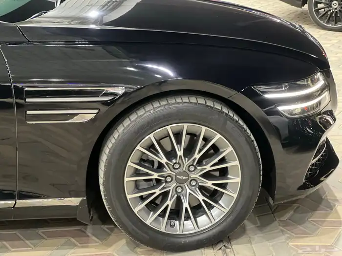 جينسس G80 فئه برستيج 9