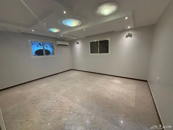 دور ارضي للايجار في حي لبن ( الشرقي ) 10