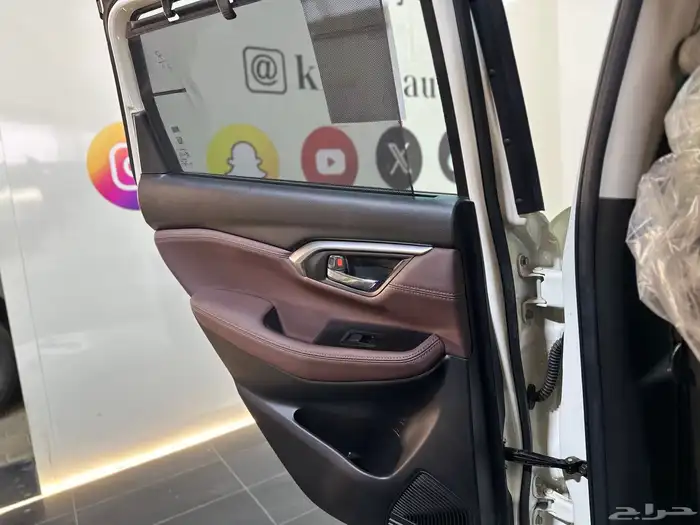 تويوتا اوربان كروزر GLX فل كامل 2026 13