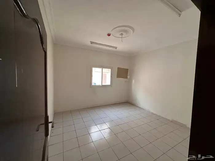 شقة مكونة من 3 غرف سكن عمال للإيجار-شوران مقابل البنك الاهلي 3