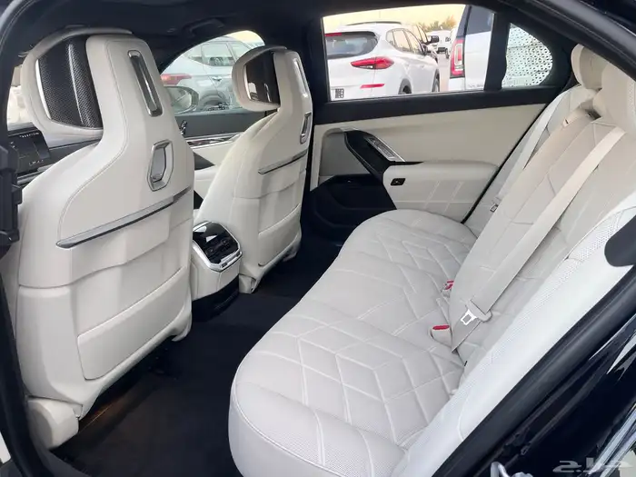 بي ام دبليو 735 موديل 2026 13