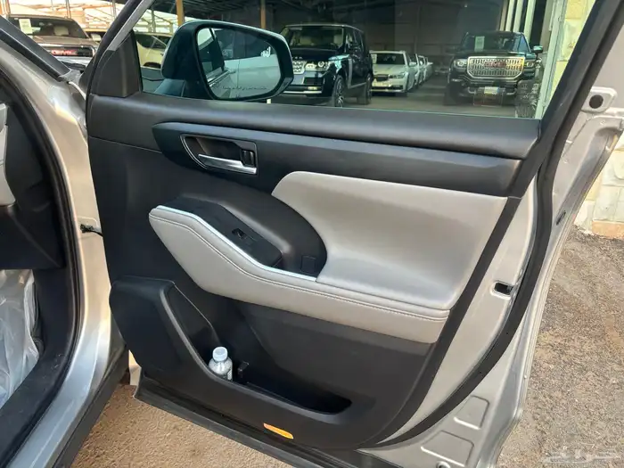 للبيع جيب هايلاندر 2021 10