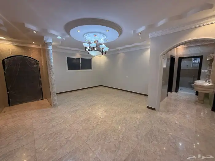 دور ارضي للايجار في حي لبن ( الشرقي ) 6