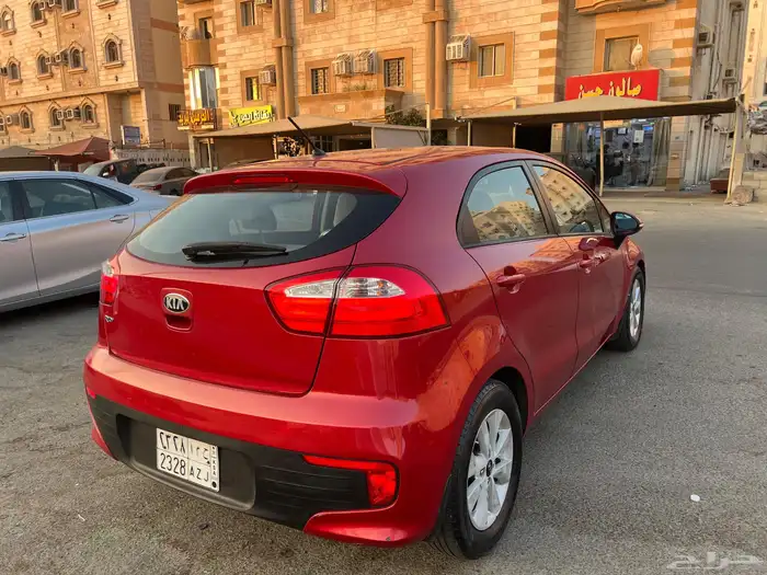 كيا ريو هاتشباك 2015 نص فل 11