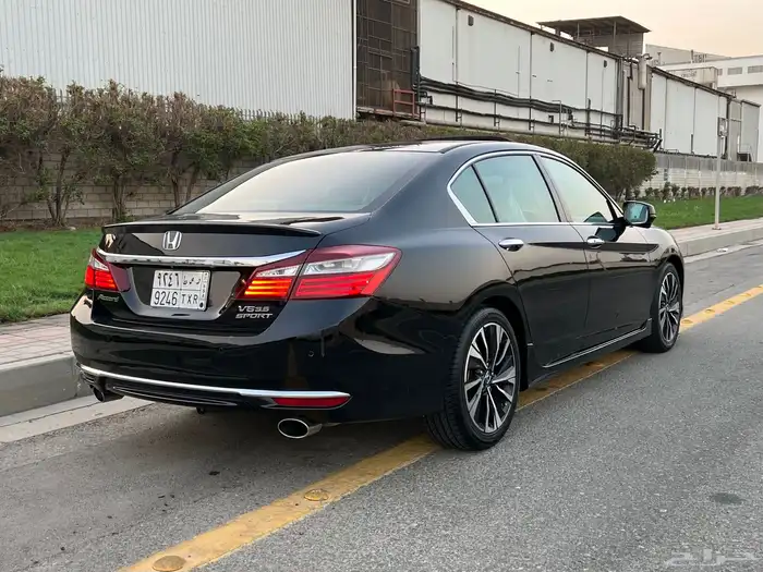 هوندا اكورد 2016 فل كامل V6 نظيفة جدا 23