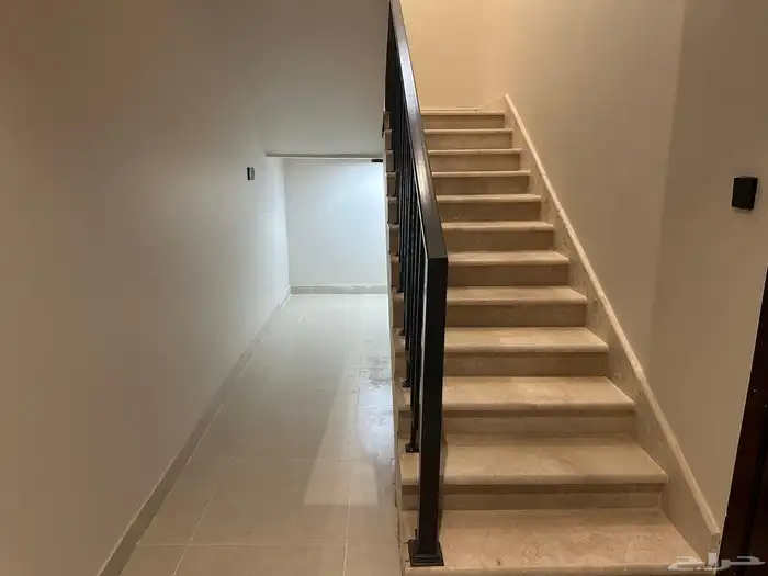 للإيجار فيلا روف علوي تبوك حي الورود ب3500 39