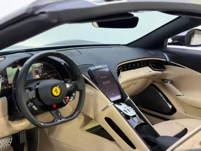 فيراري روما سبايدر 2025 5