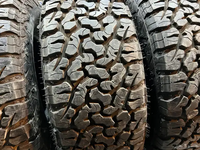 كفرات حجرية تاريخ 2025 مقاس 285 70 17 شبه الجديد عددهم 4 23