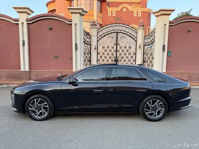 هونداي ازيرا كلاسيك 2025 سعودي شبه جديد 11