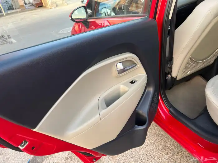 كيا ريو هاتشباك 2015 نص فل 19