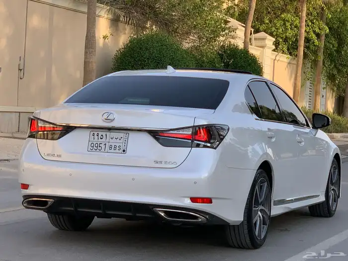 لكزس GS300 موديل 2018 بحالة الوكاله ممشى 26 الف 12