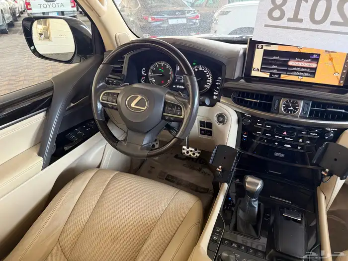 لكزس LX570 موديل 2018 26