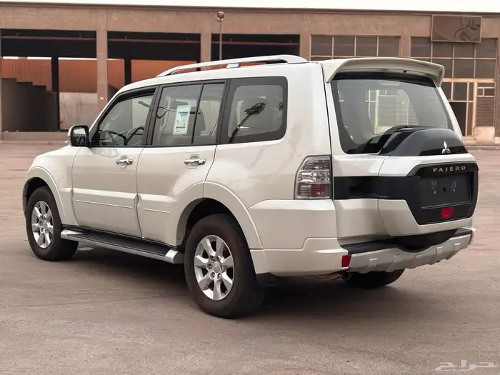 ميتسوبيشي باجيرو GLS 2022 5