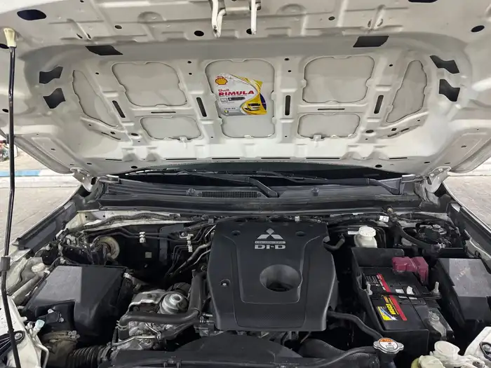 موسبيشي L200 5