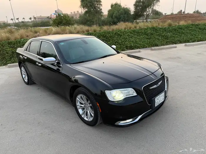 كرايسلر C300-2017 نظيف 25