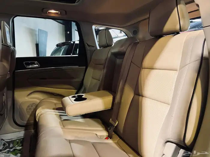 شيروكي اوفر لاند 2015 بحاله ممتازه 10