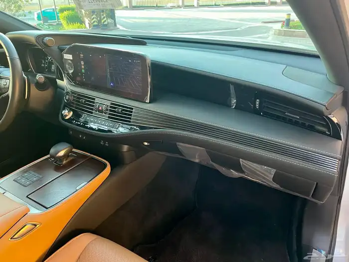 للبيع لكزس LS350 سعودي مالك اول 2024   AA 44