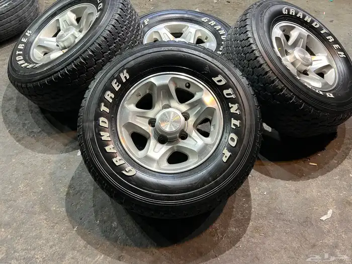 جنوط   رفرف مع كفرات دنلوب مقاس 275 70 16 تاريخ 21 4