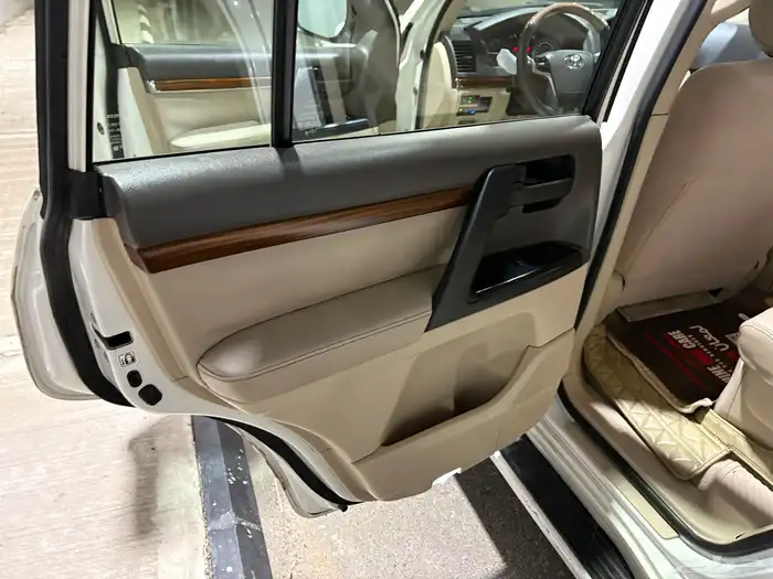 جيب لاندكروزر 2018 ديزل 21