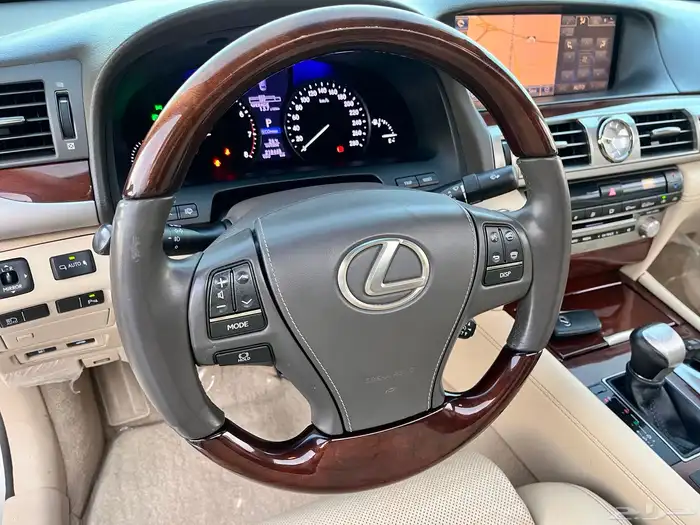 لكزس LS460موديل 2013 12