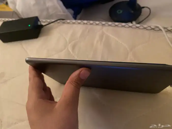 ايباد مني فايف ب 200  يحتاج بطارية فقط 3