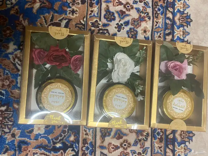 سلام عليكم يتوفر عطور وبخور واستشوارات وشراشف نفر 4