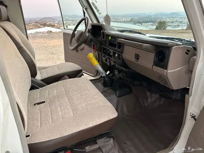 جيب ربع 2009 شبه جديد مخزن 5