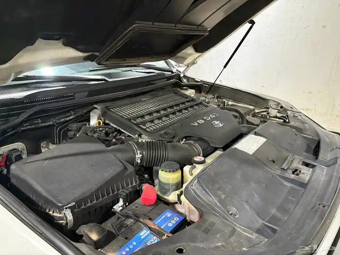 جيب لاندكروزر 2018 ديزل 40