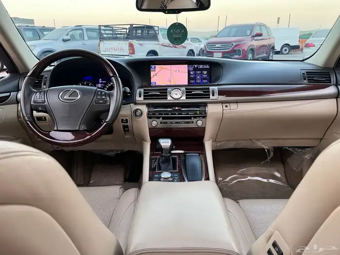 لكزس LS460موديل 2013 17
