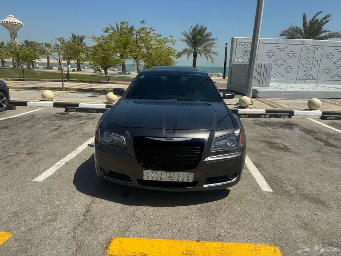 للبيع كرايسلر 300S فل كامل 2014 نظيفة ونادرة بفئتها 9