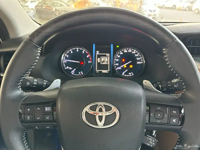 فورتشنر VX بنزين V6 العداد ( 7954 كيلو فقط ) موديل 2021 13