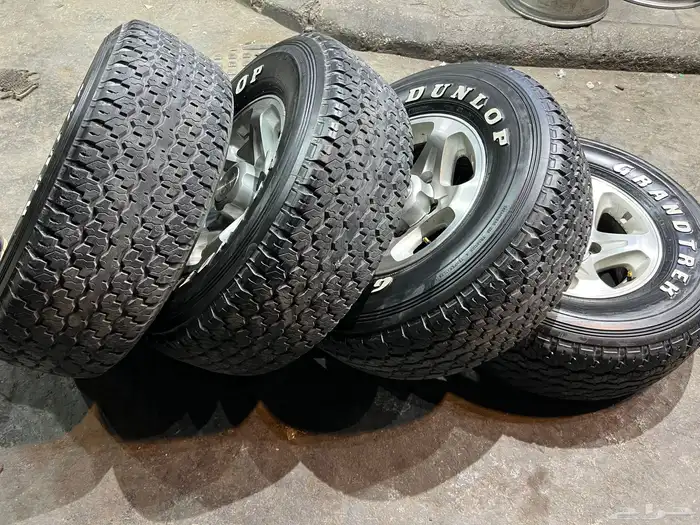 جنوط   رفرف مع كفرات دنلوب مقاس 275 70 16 تاريخ 21 29