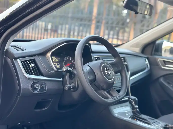 أم جي RX5 MG موديل 2022 سعودي تماتيك 8