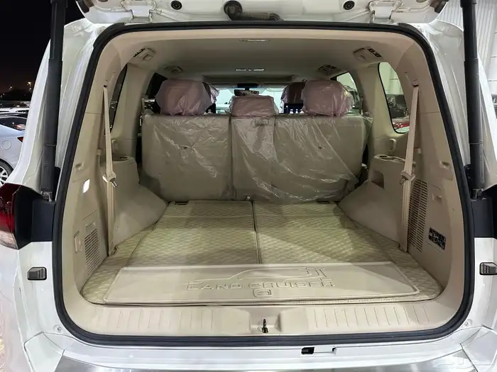 تويوتا لاند كروزر GXR موديل 2022 رقم 4 18