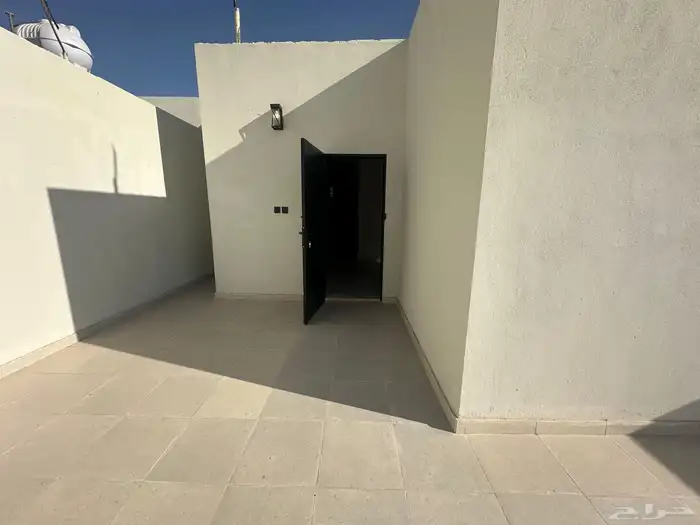 للإيجار فيلا روف علوي تبوك حي الورود ب3500 16