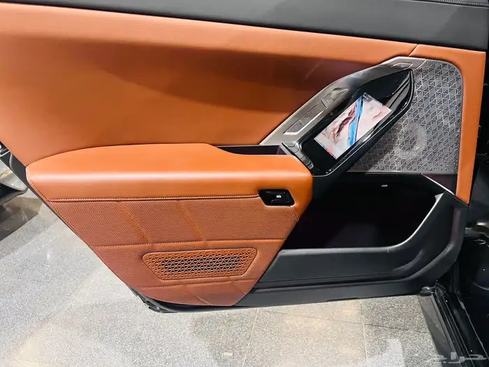 بي ام دبليو 740 موديل 2023 فل كامل اعلي فئة 14