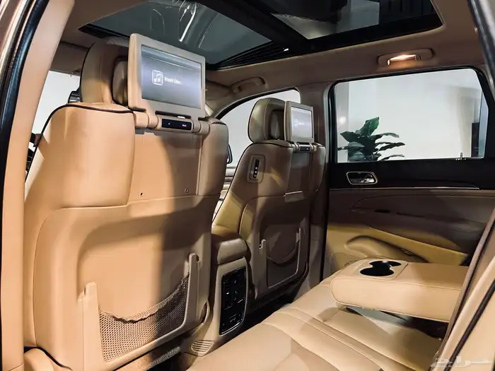 شيروكي اوفر لاند 2015 بحاله ممتازه 8