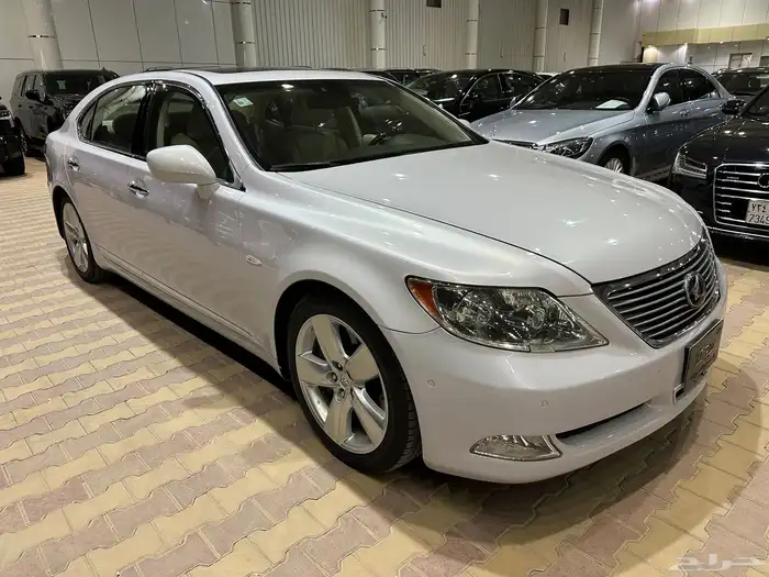 لكزس LS460 موديل 2008 فل كامل نظيف 2