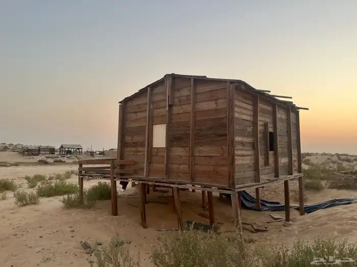 للبيع صندقه 4في 3 اصندقه الموقع غرب الدمام انقل على المشتري 3