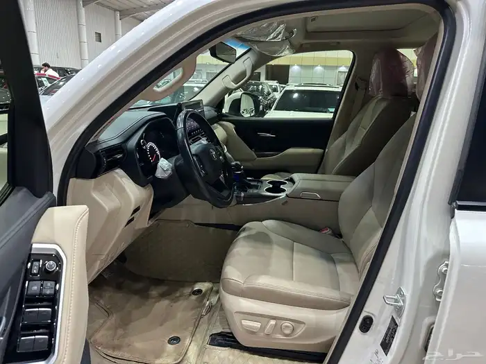 تويوتا لاند كروزر GXR موديل 2022 رقم 4 13