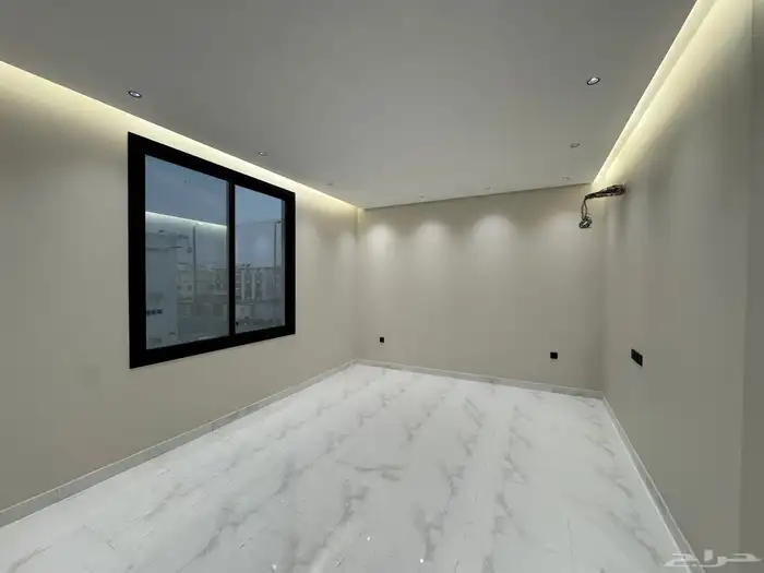 للبيع فيلا دورين وملحق في حي النواريه مصعد راكب وتشطيبvip 14