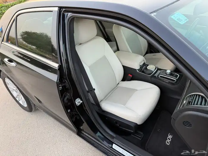 كرايسلر C300-2017 نظيف 10