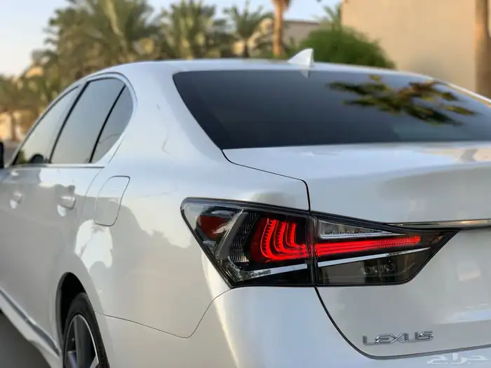 لكزس GS300 موديل 2018 بحالة الوكاله ممشى 26 الف 27