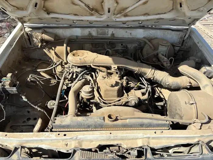 للبيع قطع غيار هايلكس 88 3