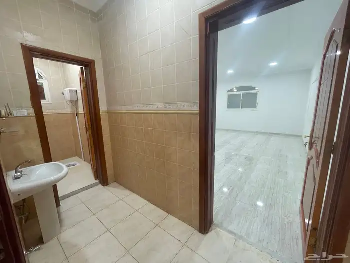 للإيجار غرفة ودورة مياه المصيف 1 5