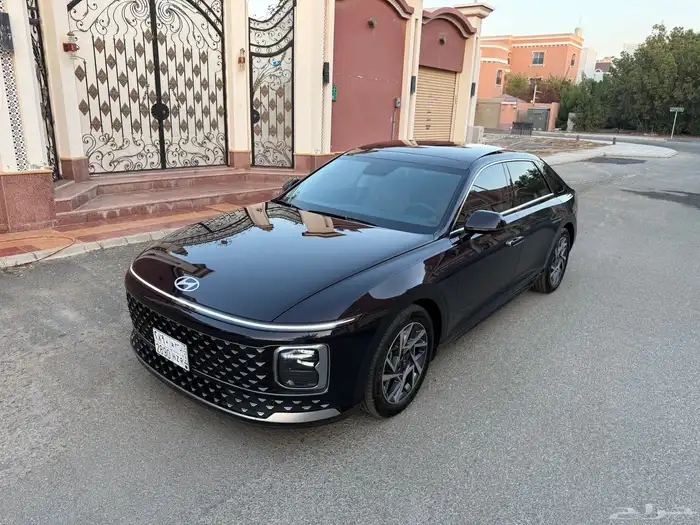 هونداي ازيرا كلاسيك 2025 سعودي شبه جديد 0