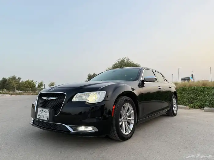 كرايسلر C300-2017 نظيف 2