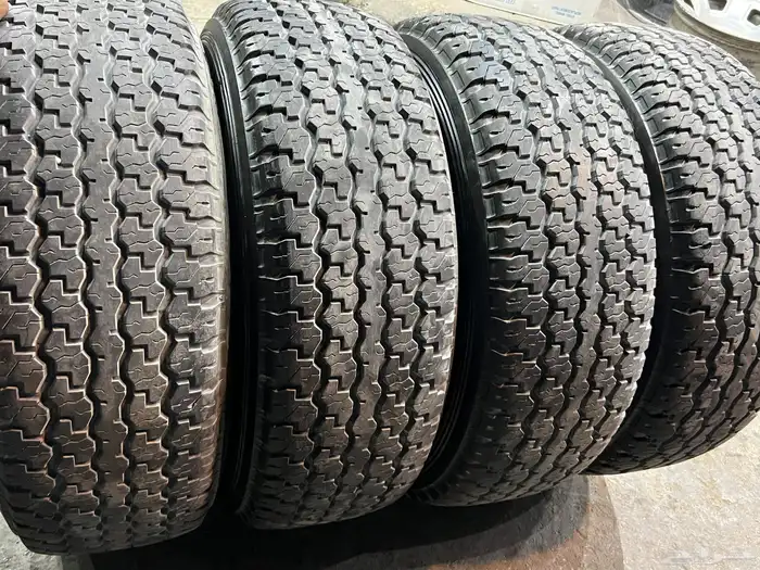 جنوط   رفرف مع كفرات دنلوب مقاس 275 70 16 تاريخ 21 31